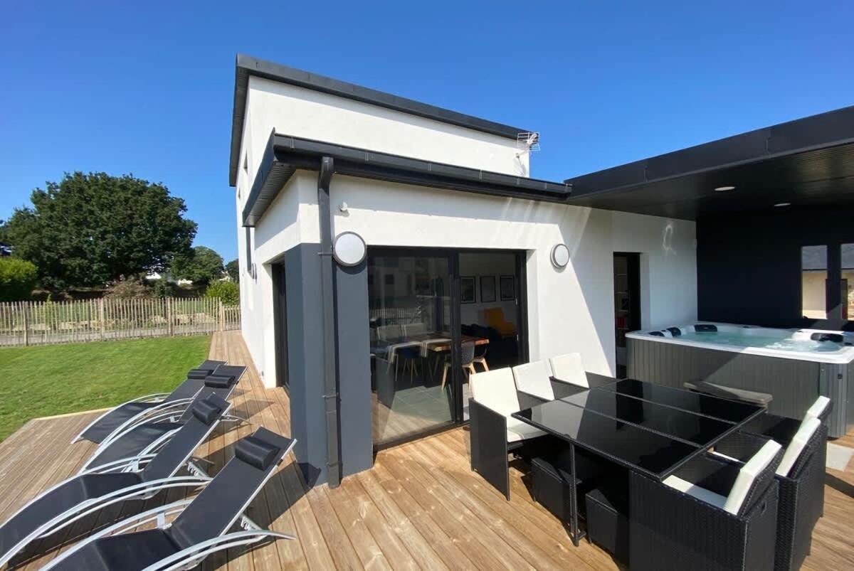 Carantec 4 Stars Villa With Jacuzzi And Garden For 8 Persons Exterior photo