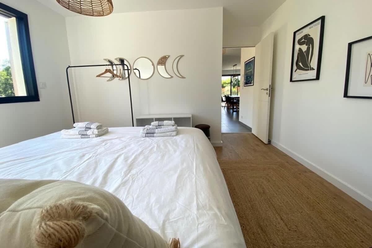 Carantec 4 Stars Villa With Jacuzzi And Garden For 8 Persons Exterior photo