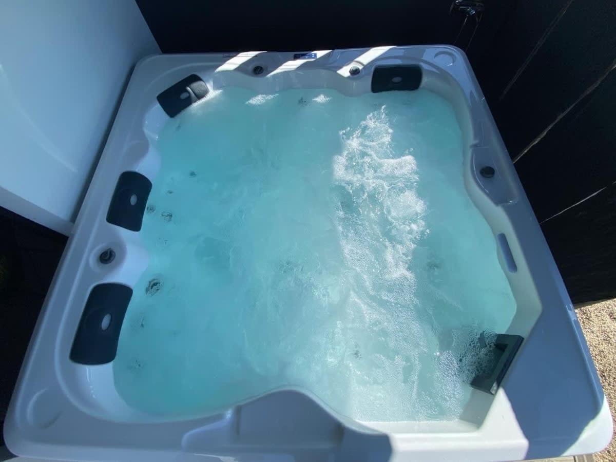 Carantec 4 Stars Villa With Jacuzzi And Garden For 8 Persons Exterior photo